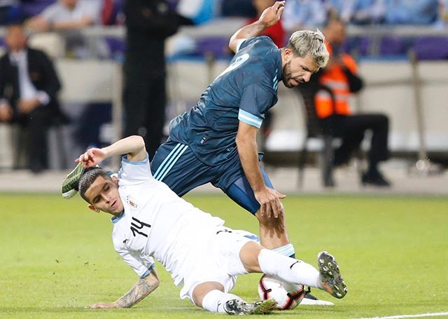 Lucas Torreira impresses against Argentina and plays fantastic pass in build-up to goal 2 Lucas Torreira with Uruguay (Photo via Instagram)