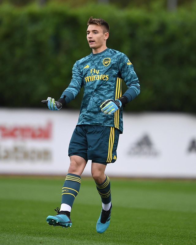 Hubert Graczyk with Arsenal (Photo via Instagram)
