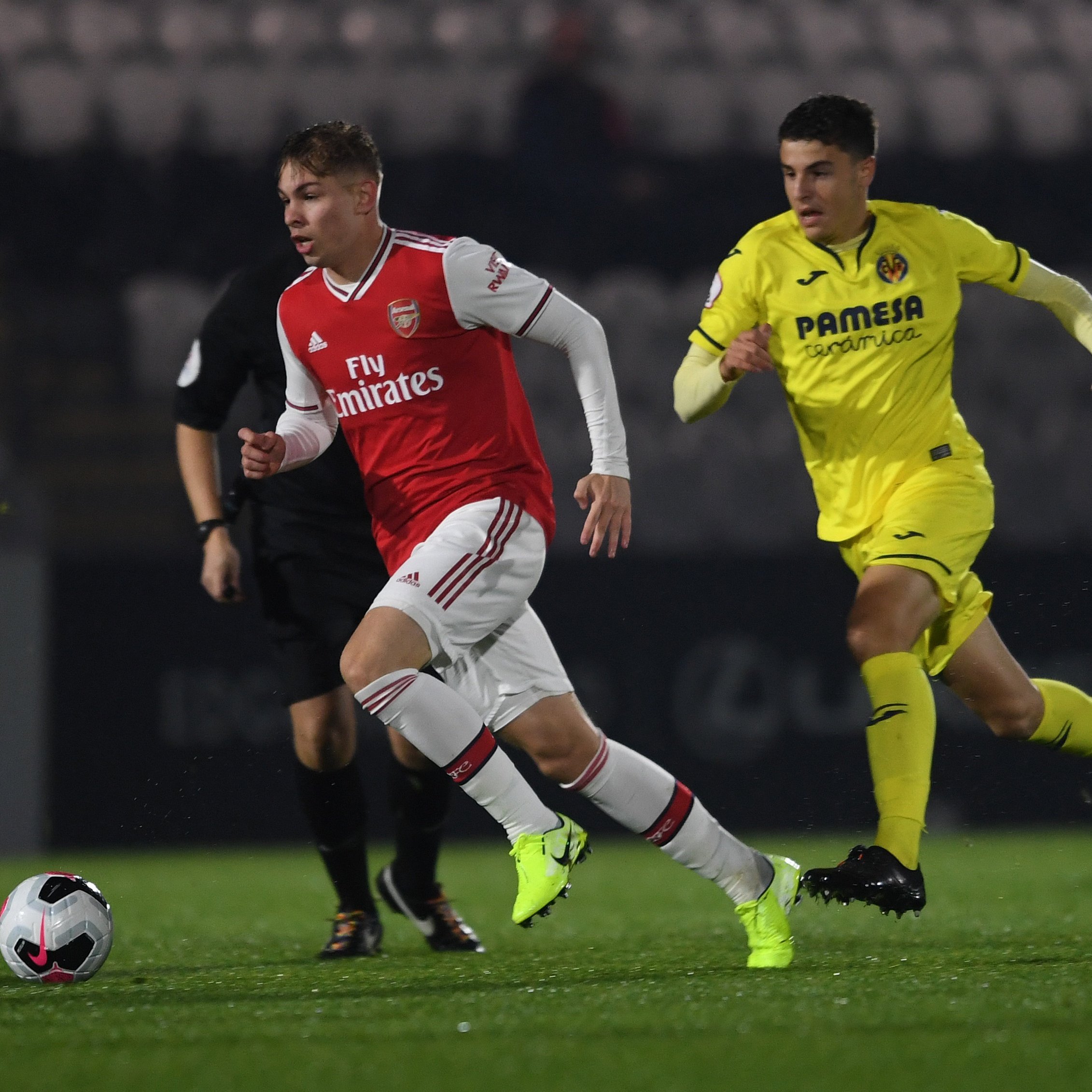 Emile Smith Rowe playing against Villarreal B (Photo via Twitter / ArsenalAcademy)