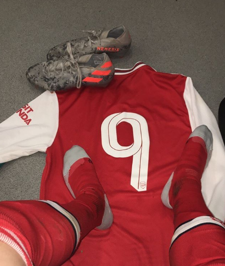 Video: Marcelo Flores scores brace as Arsenal u16s beat Chelsea 2 Flores in the dressing room after the game (Photo via his Instagram story)