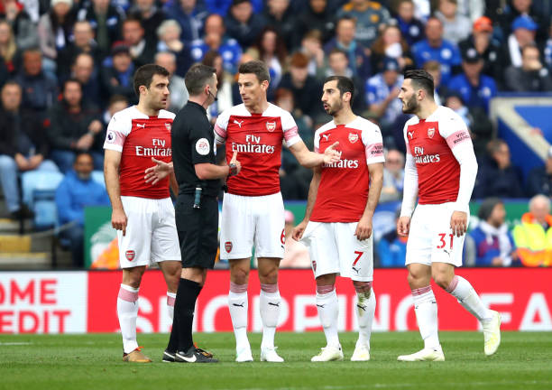 Mesut Ozil starts: Leicester City vs Arsenal official teams 2 LEICESTER, ENGLAND - APRIL 28: Laurent Koscielny of Arsenal and team mates appeal to referee Michael Oliver during the Premier League match between Leicester City and Arsenal FC at The King Power Stadium on April 28, 2019 in Leicester, United Kingdom. (Photo by Julian Finney/Getty Images)