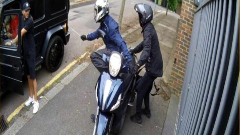 Attackers attempt to rob Sead Kolasinac