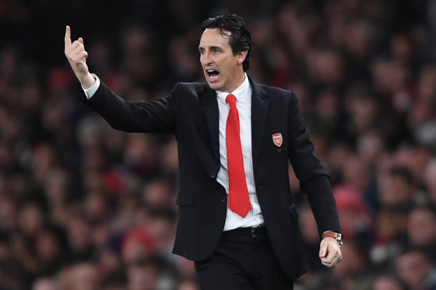 Sevilla consider rehiring Unai Emery if results don't change 2 LONDON, ENGLAND - NOVEMBER 23: Unai Emery, Manager of Arsenal gives his team instructions during the Premier League match between Arsenal FC and Southampton FC at Emirates Stadium on November 23, 2019 in London, United Kingdom. (Photo by Harriet Lander/Getty Images)