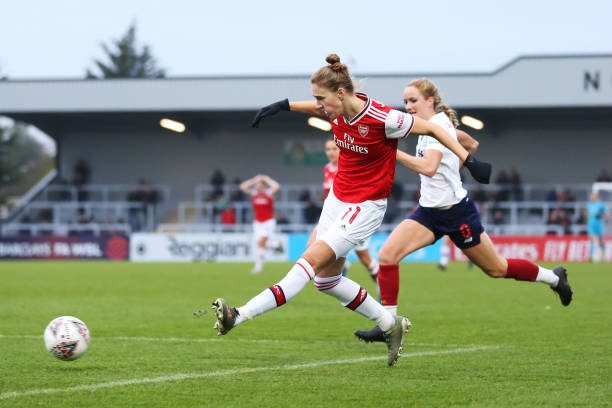 Arsenal stay 3rd with Liverpool win as title race hots up 2 BOREHAMWOOD, ENGLAND - NOVEMBER 24: Vivianne Miedema of Arsenal shoots and misses during the Barclays FA Women's Super League match between Arsenal and Liverpool at Meadow Park on November 24, 2019 in Borehamwood, United Kingdom. (Photo by Kate McShane/Getty Images)