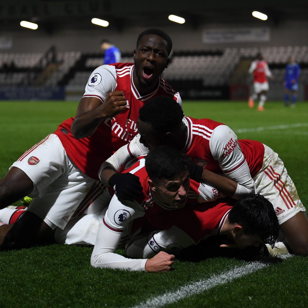 Arsenal u23s celebrating their last-minute winner against Dinamo Zagreb (Photo via Twitter / Arsenal Academy)