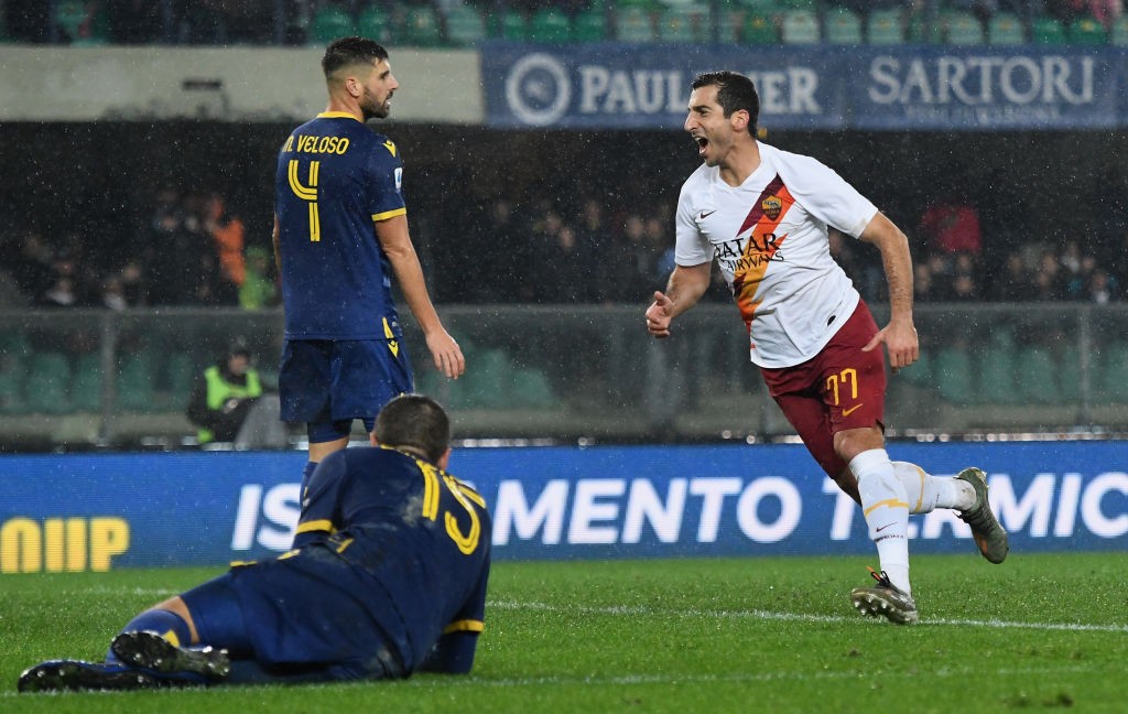 VERONA, ITALY - DECEMBER 01: Henrikh Mkhitaryan of As Roma celebrates after scoring the 1-3 goal during the Serie A match between Hellas Verona and...