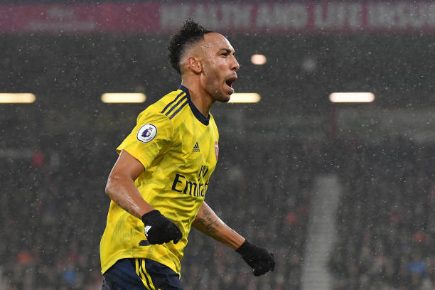 BOURNEMOUTH, ENGLAND - DECEMBER 26: Pierre-Emerick Aubameyang of Arsenal celebrates after scoring his team's first goal during the Premier League m...