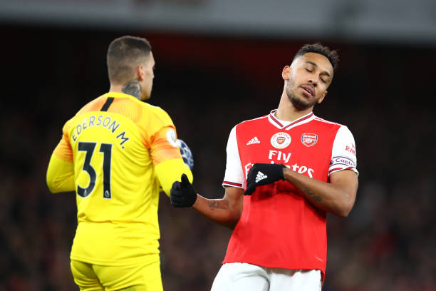 4-11 Arsenal players look set to leave after Manchester City defeat clarifies things 2 LONDON, ENGLAND - DECEMBER 15: Pierre-Emerick Aubameyang of Arsenal reacts during the Premier League match between Arsenal FC and Manchester City at Emirates Stadium on December 15, 2019 in London, United Kingdom. (Photo by Julian Finney/Getty Images)