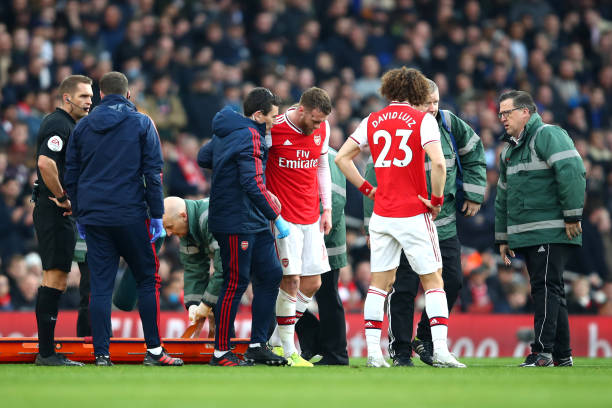 Calum Chambers could miss the rest of the season with injury 2 calum chambers v chelsea 3
