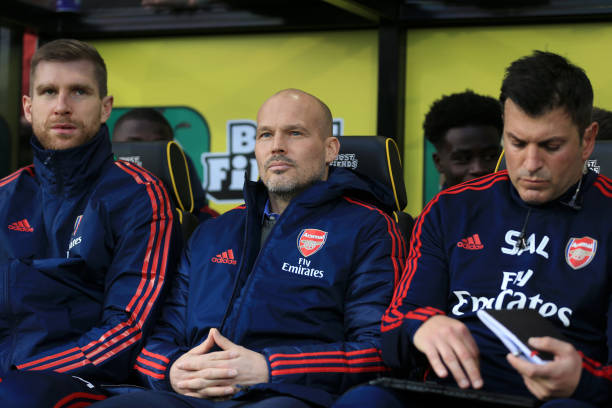 22 things I noticed as Arsenal bring back the banter era against Norwich 19 NORWICH, ENGLAND - DECEMBER 01: Interim Manager of Arsenal, Freddie Ljungberg next to Per Mertesacker during the Premier League match between Norwich City and Arsenal FC at Carrow Road on December 01, 2019 in Norwich, United Kingdom. (Photo by Stephen Pond/Getty Images)