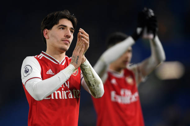 LONDON, ENGLAND - JANUARY 21: Hector Bellerin of Arsenal acknowledges the fans after the Premier League match between Chelsea FC and Arsenal FC at ...