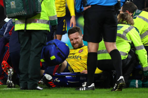 Arteta fears the worst with Mustafi 2 BOURNEMOUTH, ENGLAND - JANUARY 27: Shkodran Mustafi of Arsenal reacts as he receives medical treatment during the FA Cup Fourth Round match between AFC Bournemouth and Arsenal at Vitality Stadium on January 27, 2020 in Bournemouth, England. (Photo by Warren Little/Getty Images)