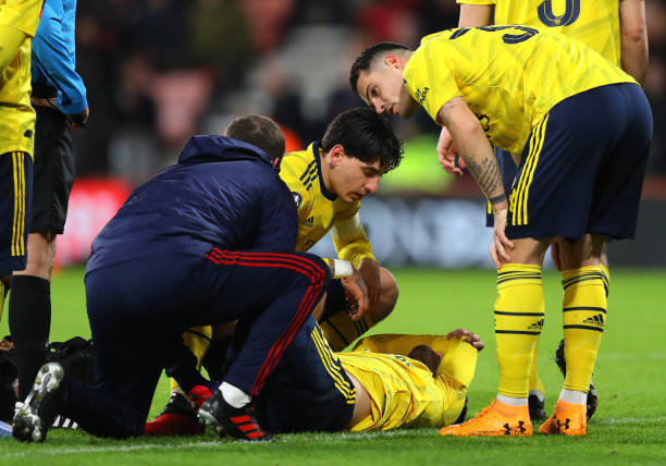 Arteta fears the worst with Mustafi 3 BOURNEMOUTH, ENGLAND - JANUARY 27: Shkodran Mustafi of Arsenal reacts as he receives medical treatment during the FA Cup Fourth Round match between AFC Bournemouth and Arsenal at Vitality Stadium on January 27, 2020 in Bournemouth, England. (Photo by Warren Little/Getty Images)