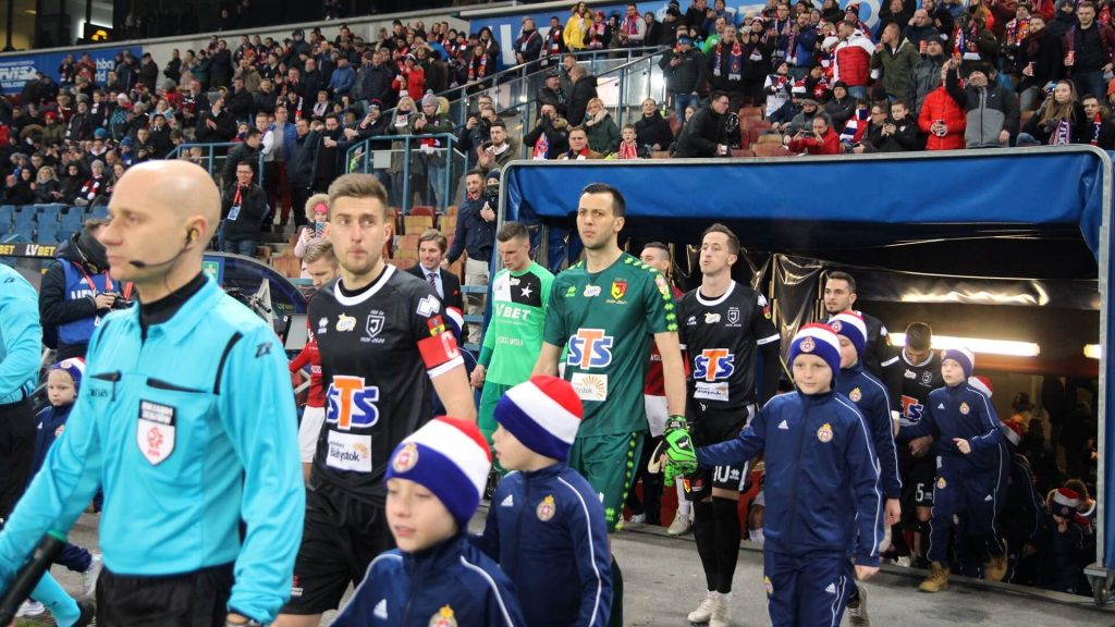 Arsenal loanee Dejan Iliev out for a few weeks with injury 2 Dejan Iliev walking out with Jagellonia Białystok before their game (Photo by Robert Bońkowski)