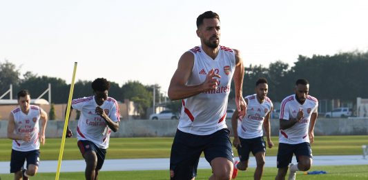 Pablo Mari in training in Dubai (Photo via Twitter / Arsenal)