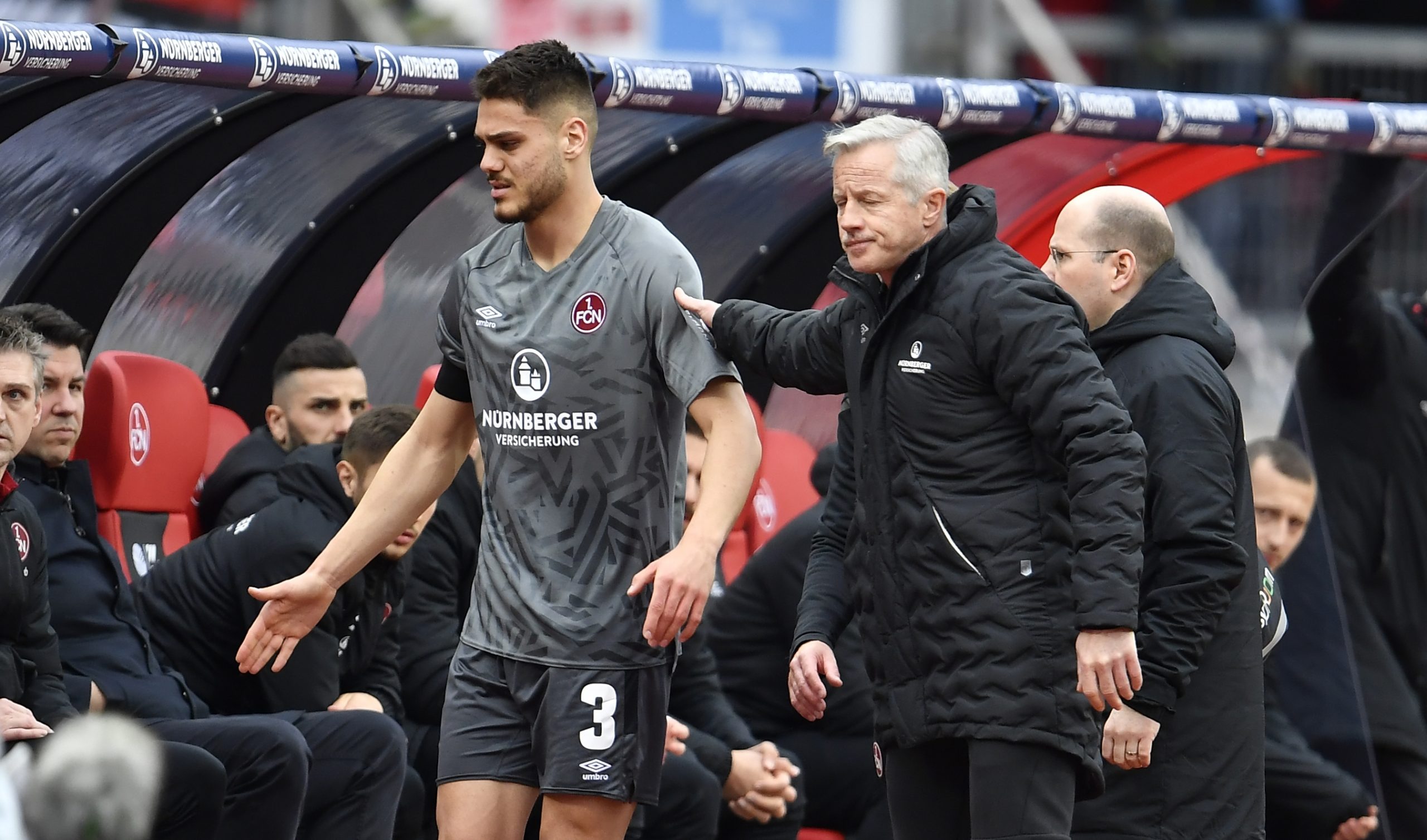 Konstantinos Mavropanos makes for the FC Nürnberg bench (Photo via Twitter / 1_fc_nuernberg)