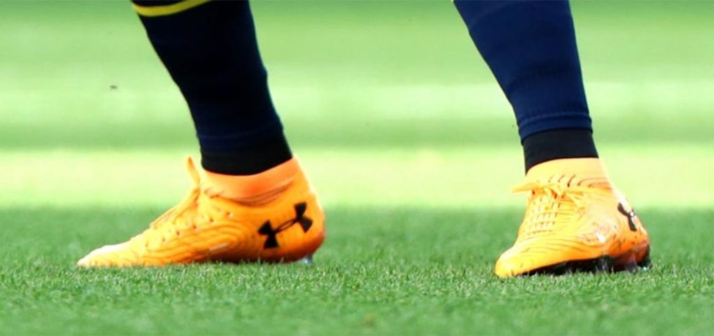 Under Armour Magnetico 2 Pro soccer boots