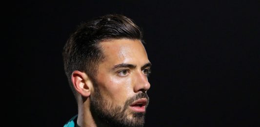 BOREHAMWOOD, ENGLAND - FEBRUARY 17: Pablo Mari of Arsenal FC looks on prior to the Premier League 2 match between Arsenal FC U23s and Chelsea FC U23s at Meadow Park on February 17, 2020 in Borehamwood, England. (Photo by James Chance/Getty Images)