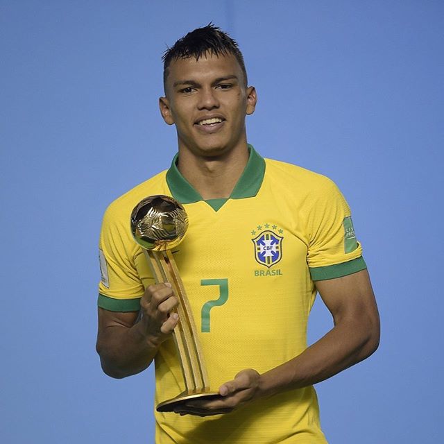 Arsenal enquire over Brazilian teenager Gabriel Veron 2 Gabriel Veron with Brazil after winning the u17 World Cup (Photo via Veron on Instagram)