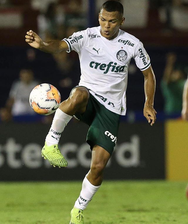 Gabriel Veron with Palmeiras (Photo via Veron on Instagram)