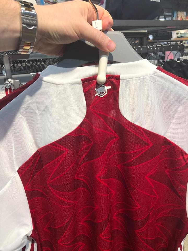 Pictures as Arsenal 2020/21 home kit goes on sale early 3 Arsenal 2020/21 kit on sale early (Photo via Twitter)