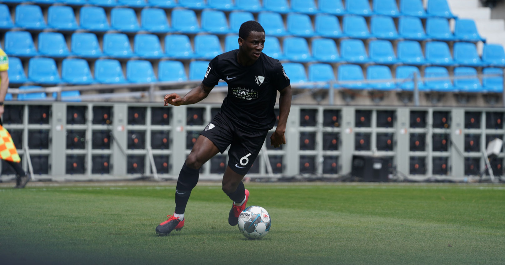 Jordi Osei-Tutu with VfL Bochum (Photo via Bochum on Twitter)