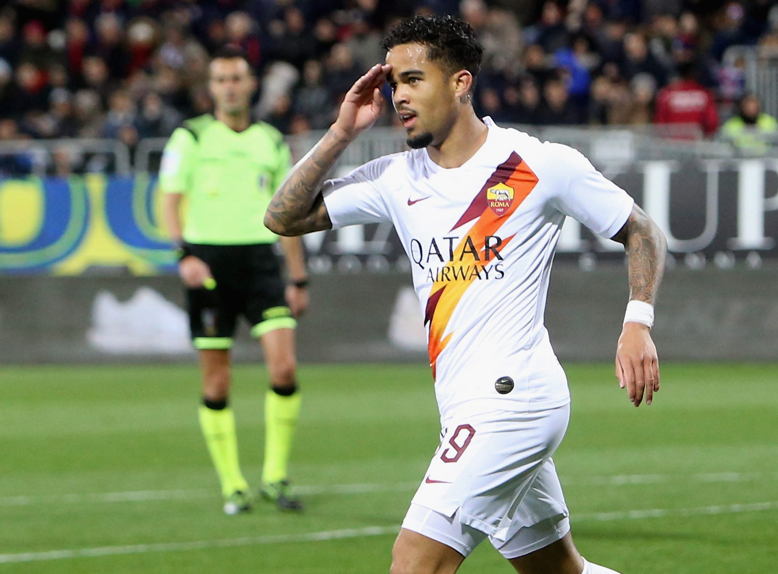 CAGLIARI, ITALY - MARCH 01: Justin Kluivert of Roma celebrates his goal 1-3 during the Serie A match between Cagliari Calcio and AS Roma at Sardegn...