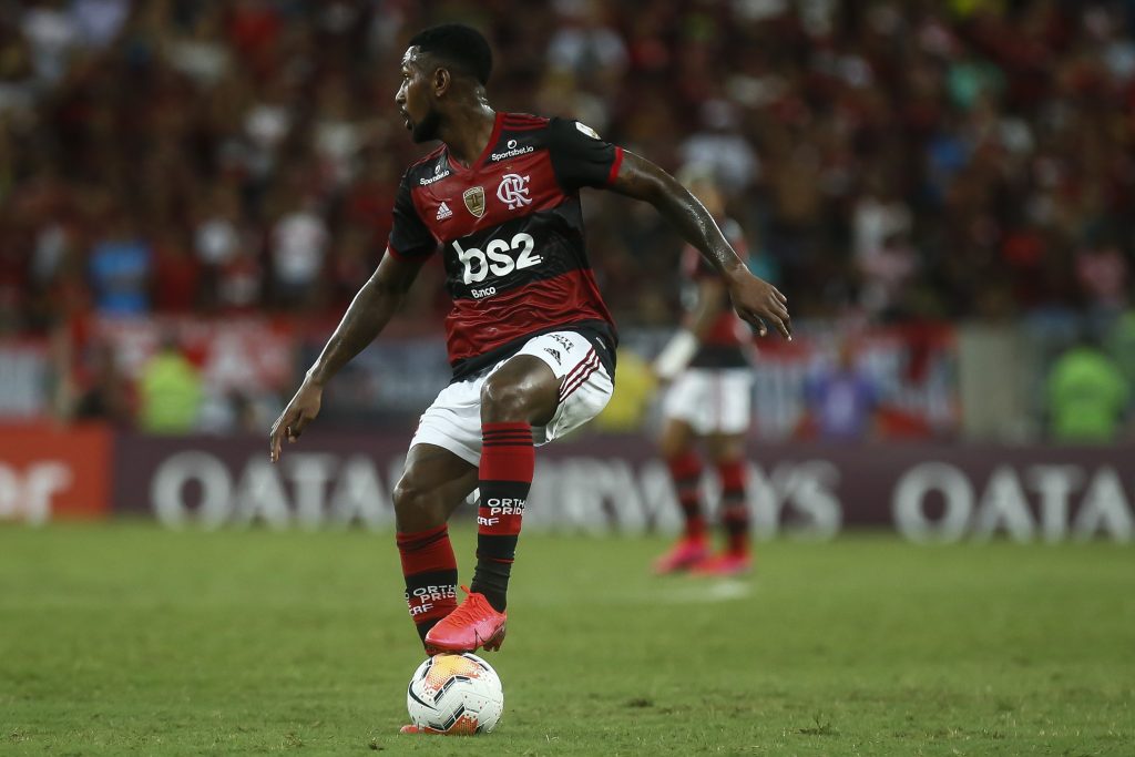 RIO DE JANEIRO, BRAZIL - MARCH 11: Gerson Santos of Flamengo runs with the ball during a match between Flamengo and Barcelona as part of Copa CONMEBOL Libertadores 2020 at Maracana Stadium on March 11, 2020 in Rio de Janeiro, Brazil. (Photo by Bruna Prado/Getty Images)