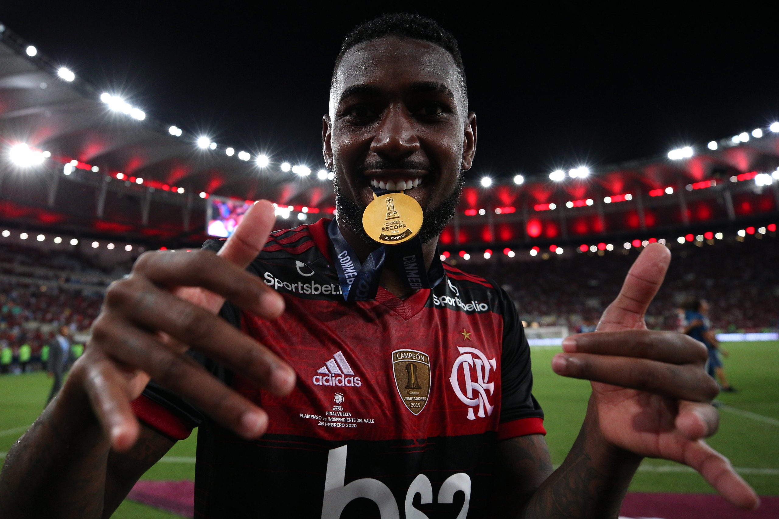 RIO DE JANEIRO, BRAZIL - FEBRUARY 26: Gerson of Flamengo celebrates after defeating by 3-0 (5-2 on aggregate) Independiente del Valle in the second...