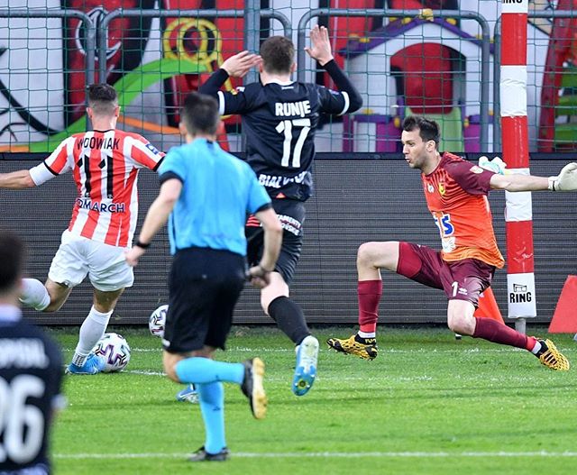 Dejan Iliev playing for Jagiellonia (Photo by Michal Stanczyk via Iliev's Instagram)