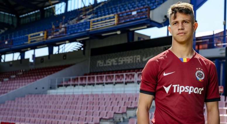 Adam Hlozek (Photo via BeSoccer.com)
