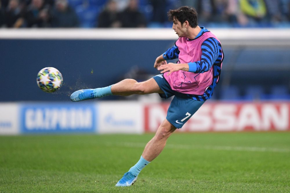 Zenit St. Petersburg's Iranian forward Sardar Azmoun warms up prior to the UEFA Champions League group G football match between Zenit and Lyon at t...