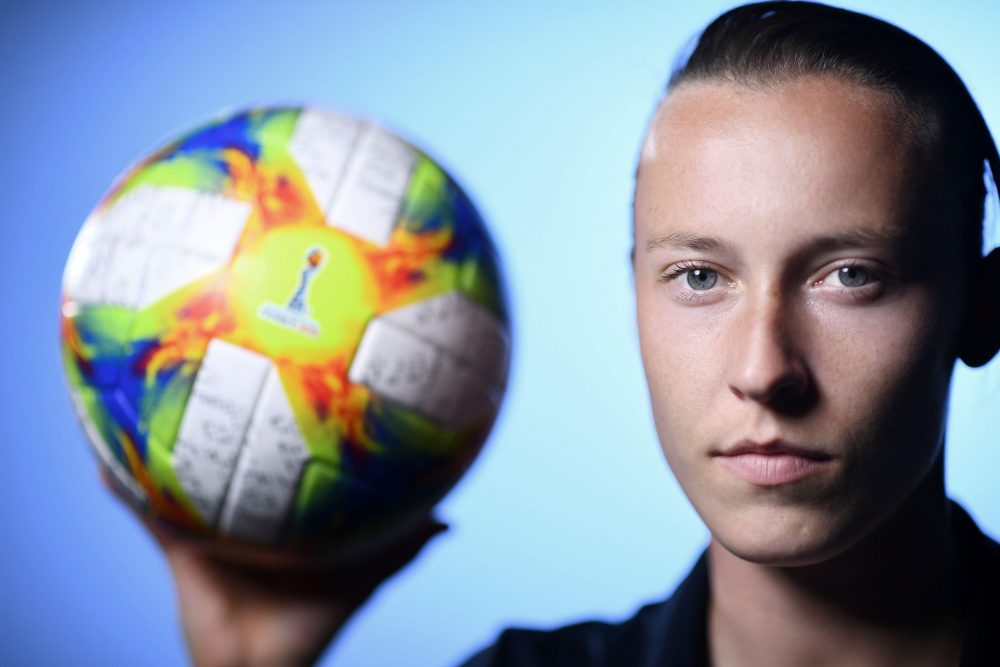 France's goalkeeper Pauline Peyraud-Magnin poses during a photo session on May 28, 2019 in Clairefontaine en Yvelines. (Photo by FRANCK FIFE / AFP)...