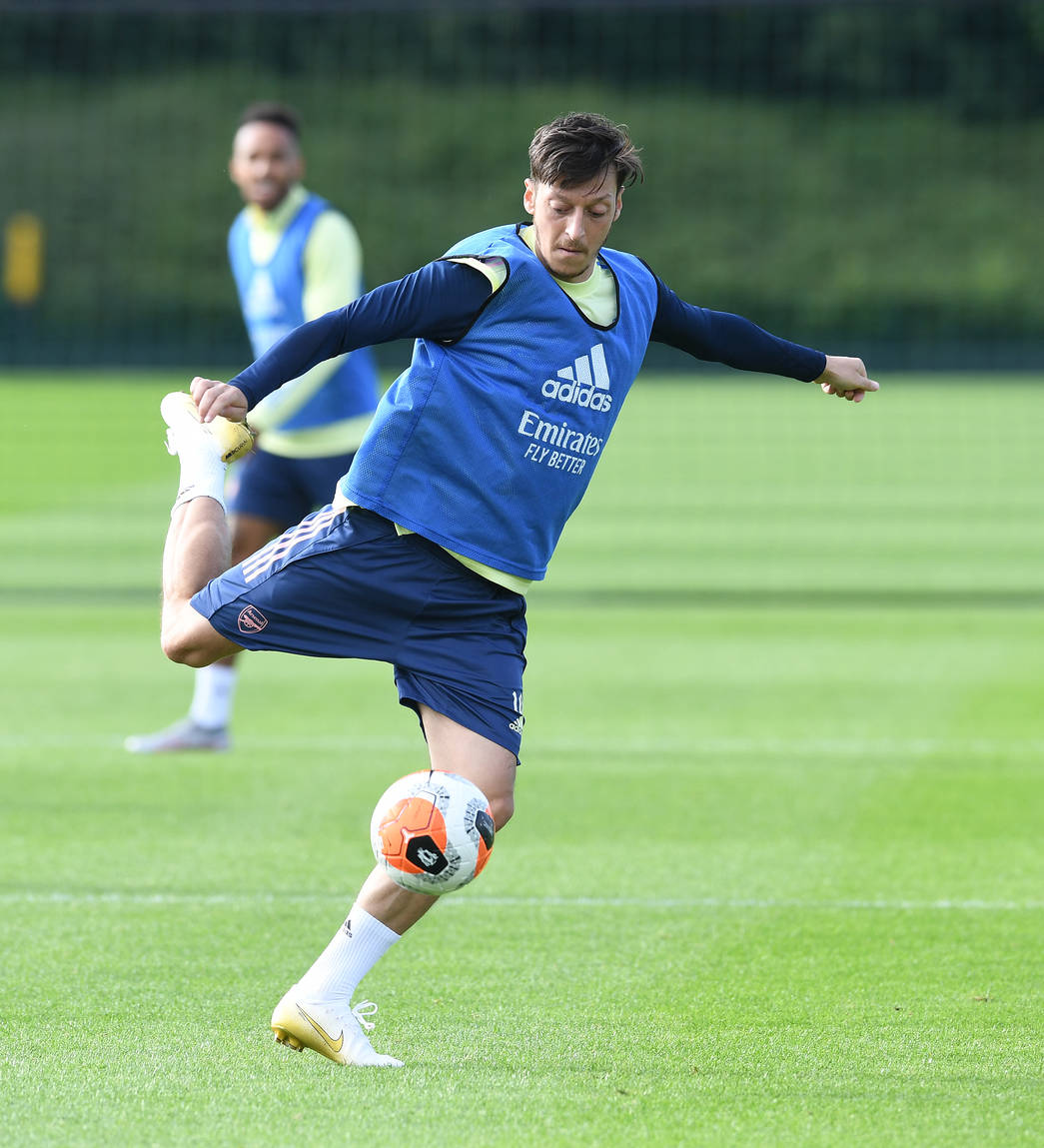 ST ALBANS, ENGLAND - JULY 14: Mesut Ozil of Arsenal during a training session at London Colney on July 14, 2020 in St Albans, England. (Photo by St...