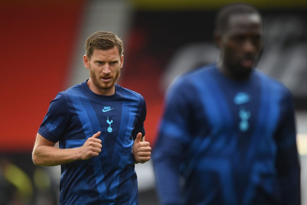 Tottenham Hotspur's Belgian defender Jan Vertonghen (L) warms up prior to the English Premier League football match between Bournemouth and Tottenh...