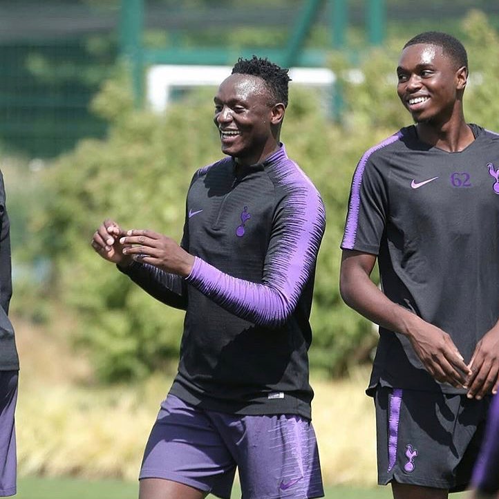 Dinzeyi completes free transfer from Spurs to Arsenal 2 Jonathan Dinzeyi (R) in training with Tottenham Hotspur (Photo via Dinzeyi on Instagram)