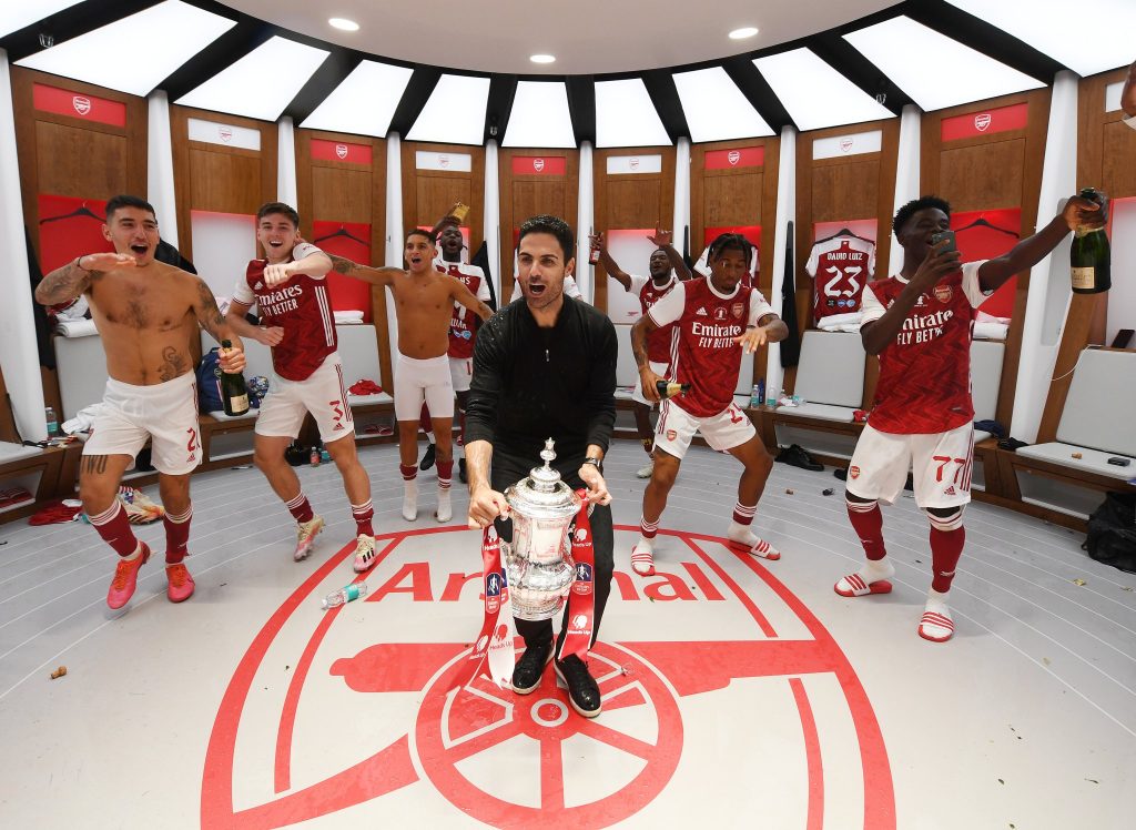 arsenal players in the dressing room