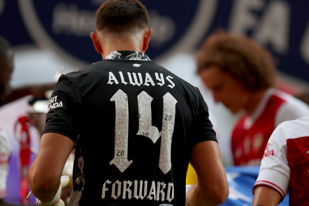 LONDON, ENGLAND - AUGUST 01: Emiliano Martinez of Arsenal is seen with a Always Forward on their back during the Heads Up FA Cup Final match betwee...