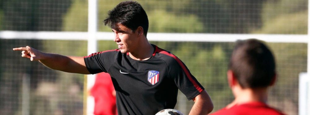 Carlos Cuesta gives directions in 2017, when he was coaching the Atlético de Madrid children's team.