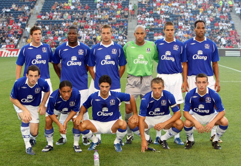 BRIDGEVIEW, IL - JULY 30:  (L-R, Back to Front Row) Dan Gosling #8, Joseph Yobo #9, Phil Jagielka #6, goalkeeper Tim Howard #1, Jack Rodwell #4, Joleon Lescott #5, Leighton Baines #3, Steven Piennar #7, Mikel Arteta #10, Phil Neville #2 and Jose Baxter #11 of Everton FC pose for a team photo prior to a club friendly match against the Chicago Fire on July 30, 2008 at Toyota Park in Bridgeview, Illinois. The Fire defeated Everton FC 2-0. (Photo by Jonathan Daniel/Getty Images)