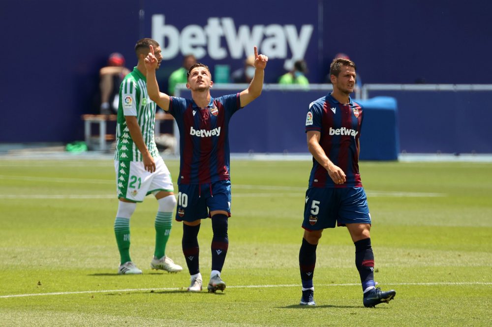 Arsenal's 'significant offer' for Enis Bardhi: What happened? 4 LA NUCIA, SPAIN - JUNE 28: Enis Bardhi of Levante UD celebrates after scoring his sides second goal during the La Liga match between Levante UD and Real Betis Balompie at Estadi Olimpic Camilo Cano on June 28, 2020 in La Nucia, Spain. (Photo by Angel Martinez/Getty Images)