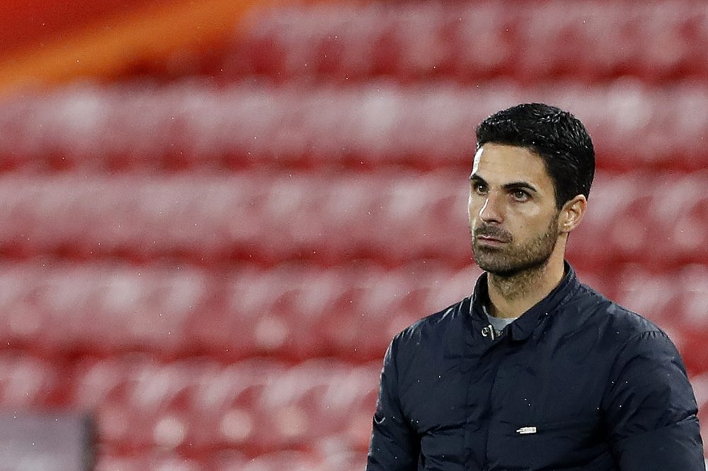 Arsenal's Spanish manager Mikel Arteta watches his players from the touchline during the English Premier League football match between Liverpool and Arsenal at Anfield in Liverpool, north west England on September 28, 2020. (Photo by JASON CAIRNDUFF / POOL / AFP)