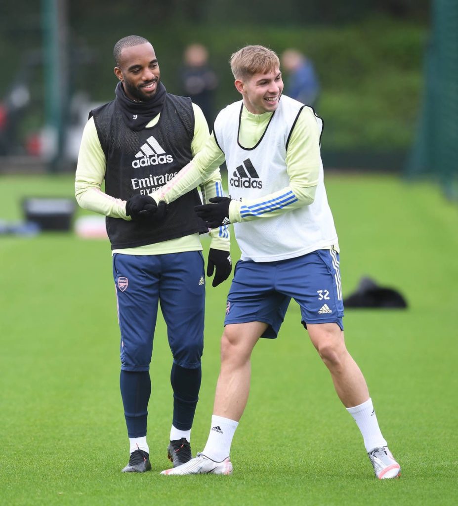 Creative talent to return: Arsenal Predicted Lineup vs Leicester City 6 Emile Smith Rowe with Alexandre Lacazette in Arsenal training (Photo via Arsenal.com)