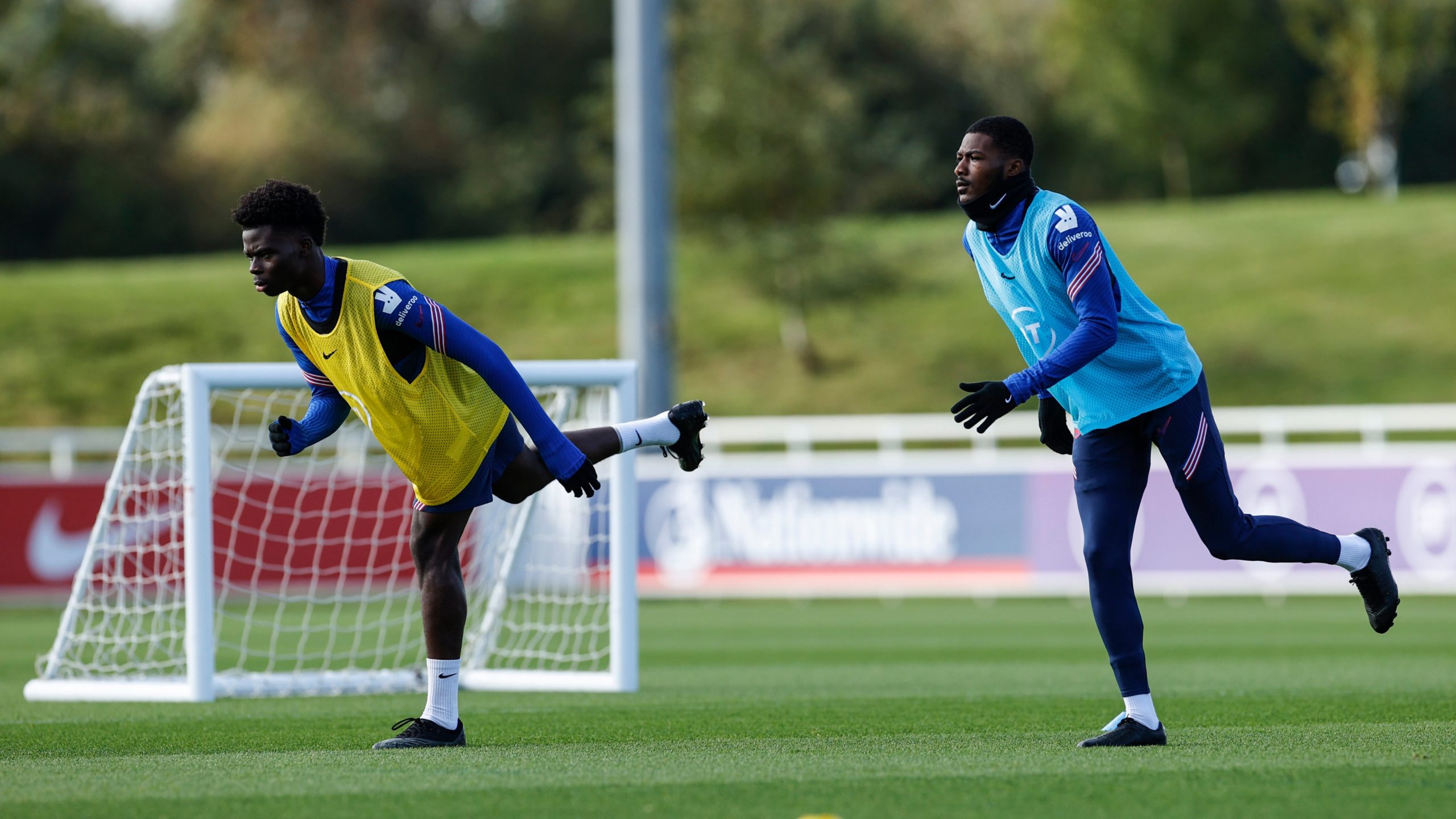 Bukayo Saka and Ainsley Maitland-Niles with England (Photo via England on Twitter)