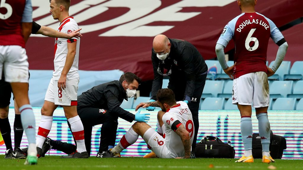 Danny Ings receives medical attention with Southampton (Photo via Southampton on Twitter)