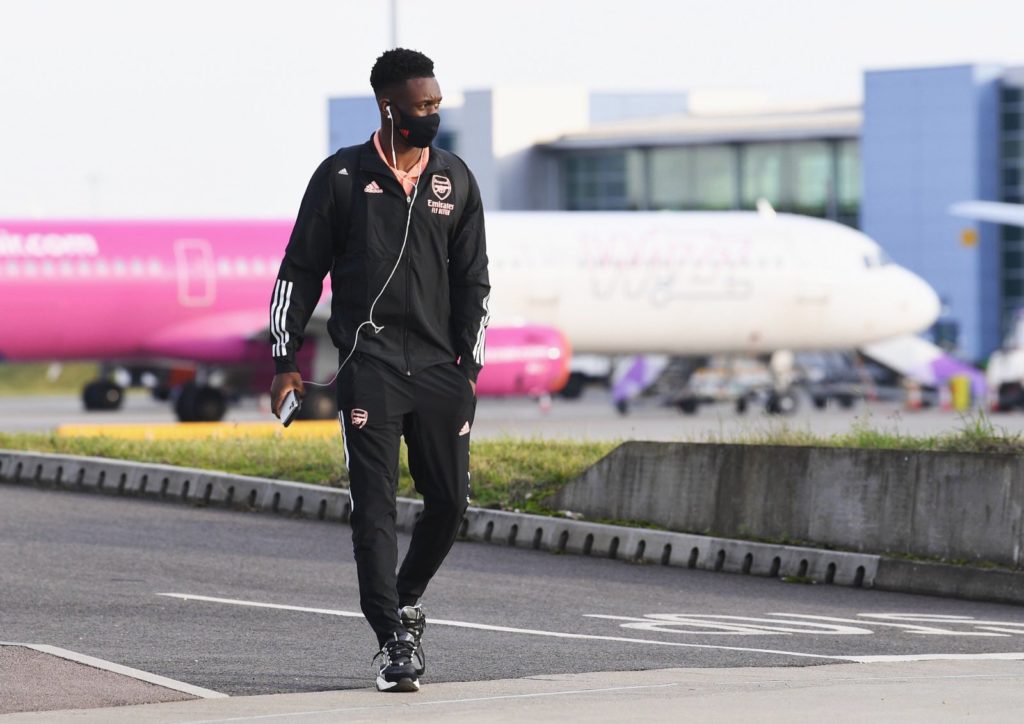 Folarin Balogun joining the Arsenal squad travelling for their Europa League match (Photo via Balogun on Twitter)