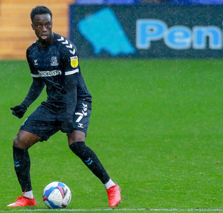 James Olayinka with Southend United (Photo via SouthendUnited.co.uk)