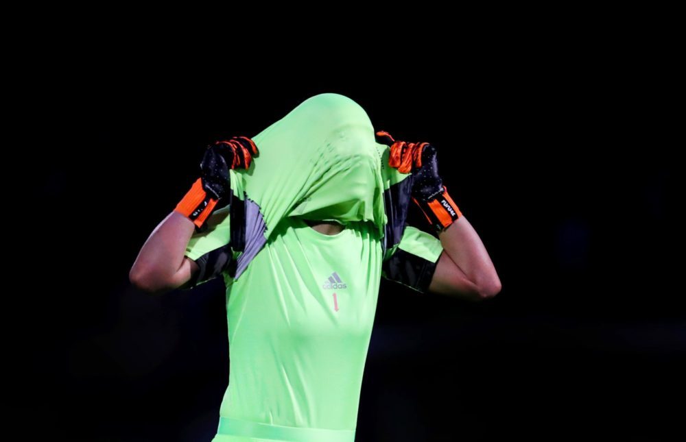 BOREHAMWOOD, ENGLAND - NOVEMBER 15: Manuela Zinsberger of Arsenal reacts after the Barclays FA Women's Super League match between Arsenal Women and Chelsea Women at Meadow Park on November 15, 2020 in Borehamwood, England. (Photo by Catherine Ivill/Getty Images)