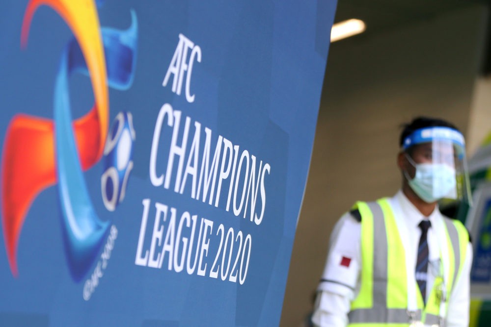 Don't know the truth about Covid? Here's how to find it 2 DOHA, QATAR - NOVEMBER 21: A Steward wearing a mask to protect against the spread of COVID-19 during the AFC Champions League Group F match between Ulsan Hyundai and Shanghai Shenhua at the Education City Stadium on November 21, 2020 in Al-rayyan, Qatar. (Photo by Mohamed Farag/Getty Images)