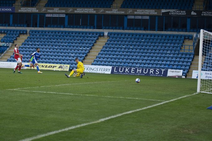 Arsenal 19yo winger becoming super-sub 2 Trae Coyle scores for Gillingham (Photo via Gillingham FC on Twitter)